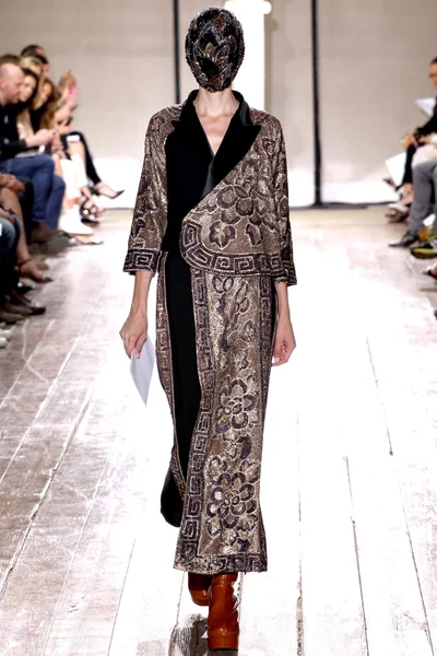 Look 18